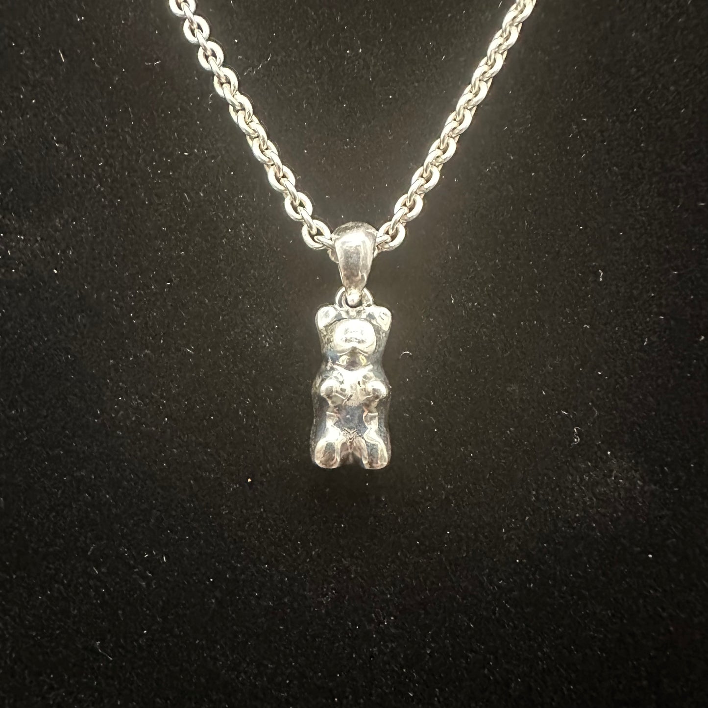 Pendentif Gummy Bear en argent sterling – Un délice doux et élégant